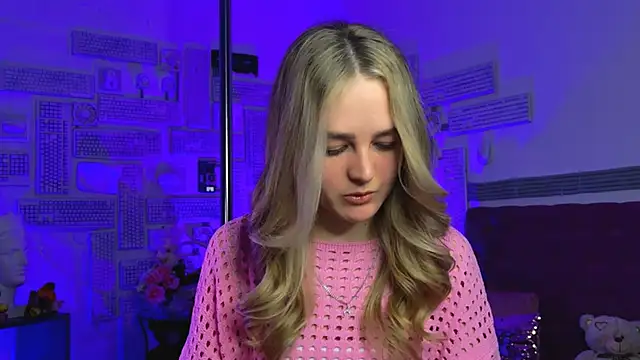 Snapshot of DeboraLarson chatting on 03-13-25, 04:12 DeboraLarson online show from 03-13-25, 04:12