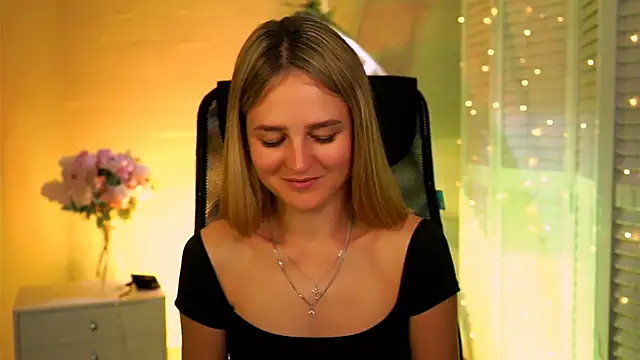 DeboraLarson online show from 04-10-26, 03:12