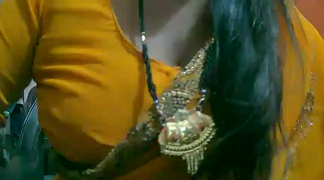 Snapshot of LOVE-SUSHILA chatting on 02-05-25, 03:45 LOVE-SUSHILA online show from 02-05-25, 03:45