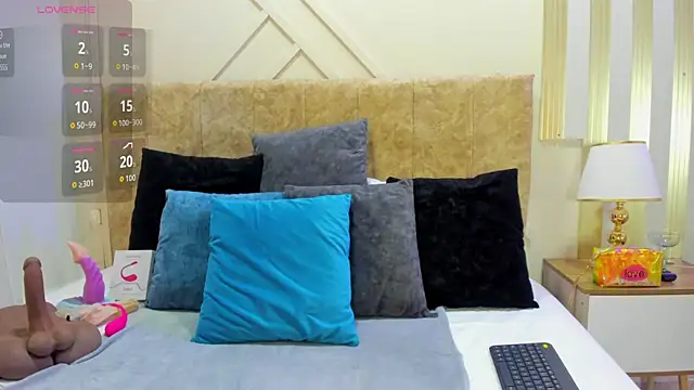 Snapshot of ashley__foxx_ chatting on 11-21-25, 02:27 ashley foxx online show from 11-21-25, 02:27