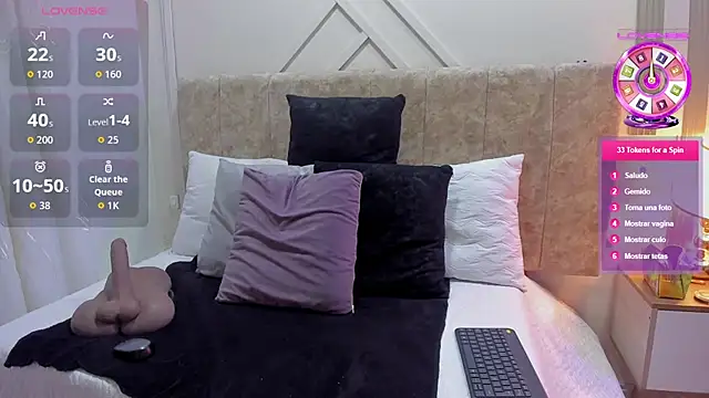 Snapshot of ashley__foxx_ chatting on 12-16-25, 01:49 ashley foxx online show from 12-16-25, 01:49