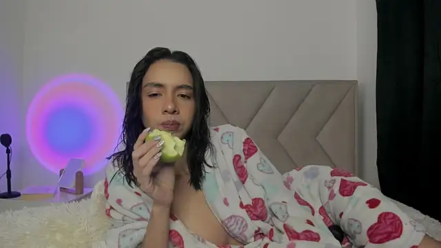Snapshot of Bonnieshyy chatting on 09-20-25, 03:51 Bonnieshyy online show from 09-20-25, 03:51