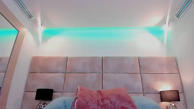 Eevee Taylor online show from 01-26-25, 12:22