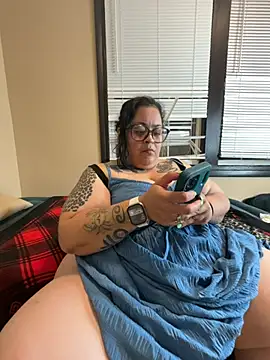 Snapshot of tillymarie34 chatting on 05-26-26, 03:24 tillymarie34 online show from 05-26-26, 03:24
