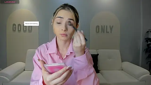 StacyWoods online show from 06-12-26, 10:58