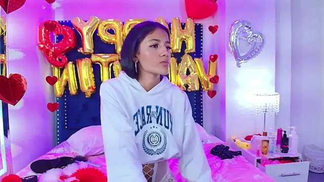 Snapshot of Tifanny_noa chatting on 02-18-25, 03:21 Tifanny noa online show from 02-18-25, 03:21