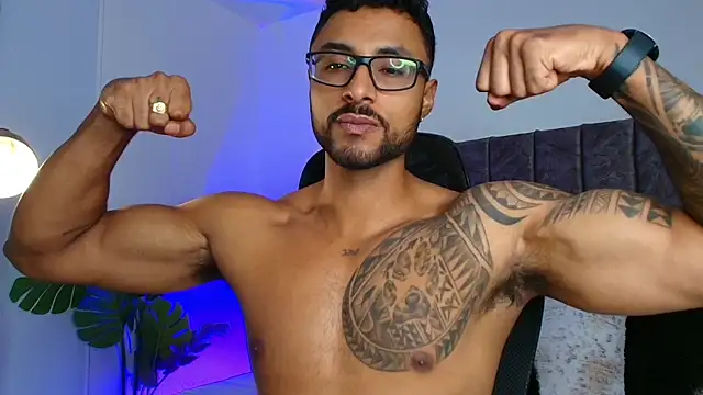 LiamGarcia1 online show from 11-05-25, 02:39