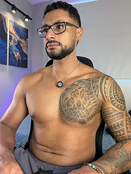 LiamGarcia1 online show from 05-28-26, 04:26