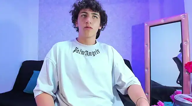 Snapshot of Kerverr_ chatting on 12-02-24, 01:47 Kerverr  online show from 12-02-24, 01:47