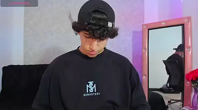 Snapshot of Kerverr_ chatting on 12-13-24, 10:34 Kerverr  online show from 12-13-24, 10:34