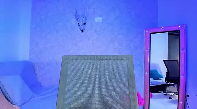 Snapshot of Kerverr_ chatting on 12-28-24, 03:58 Kerverr  online show from 12-28-24, 03:58