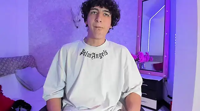 Snapshot of Kerverr_ chatting on 01-16-25, 10:34 Kerverr  online show from 01-16-25, 10:34