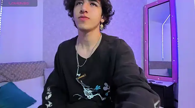 Snapshot of Kerverr_ chatting on 01-24-25, 07:49 Kerverr  online show from 01-24-25, 07:49