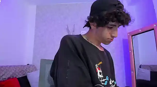 Snapshot of Kerverr_ chatting on 02-03-25, 04:31 Kerverr  online show from 02-03-25, 04:31