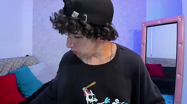 Snapshot of Kerverr_ chatting on 02-06-25, 02:33 Kerverr  online show from 02-06-25, 02:33