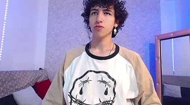 Snapshot of Kerverr_ chatting on 02-12-25, 01:48 Kerverr  online show from 02-12-25, 01:48