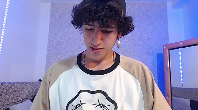 Snapshot of Kerverr_ chatting on 02-12-25, 04:55 Kerverr  online show from 02-12-25, 04:55