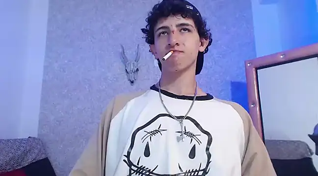 Snapshot of Kerverr_ chatting on 02-16-25, 06:54 Kerverr  online show from 02-16-25, 06:54