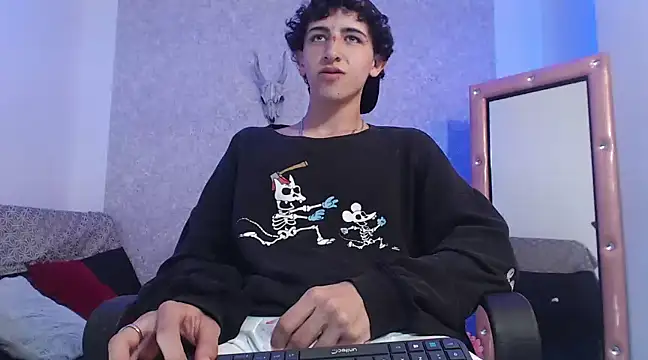 Snapshot of Kerverr_ chatting on 02-17-25, 10:58 Kerverr  online show from 02-17-25, 10:58