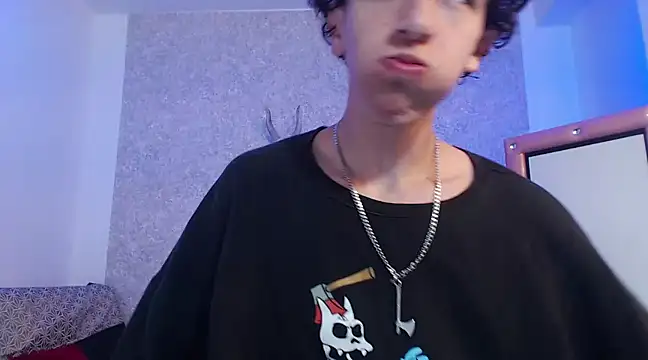 Snapshot of Kerverr_ chatting on 02-18-25, 01:33 Kerverr  online show from 02-18-25, 01:33