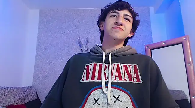 Snapshot of Kerverr_ chatting on 02-19-25, 01:28 Kerverr  online show from 02-19-25, 01:28