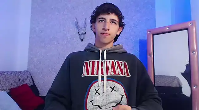 Snapshot of Kerverr_ chatting on 02-20-25, 01:40 Kerverr  online show from 02-20-25, 01:40