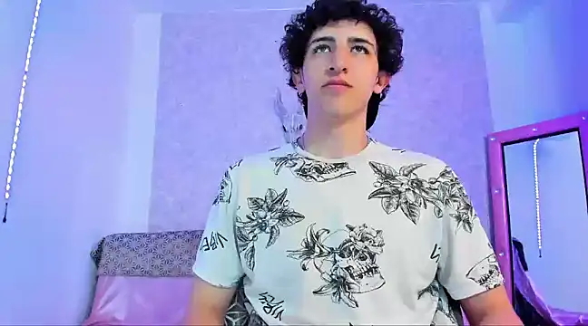 Snapshot of Kerverr_ chatting on 03-02-25, 03:05 Kerverr  online show from 03-02-25, 03:05