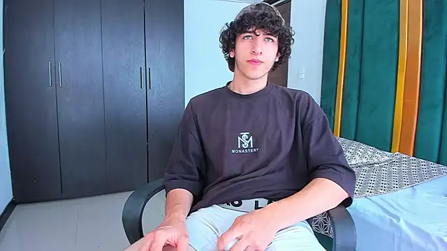 Snapshot of Kerverr_ chatting on 09-10-25, 05:57 Kerverr  online show from 09-10-25, 05:57