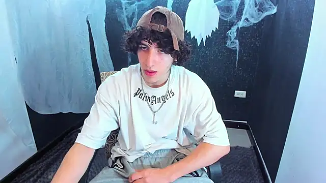 Snapshot of Kerverr_ chatting on 10-16-25, 05:47 Kerverr  online show from 10-16-25, 05:47