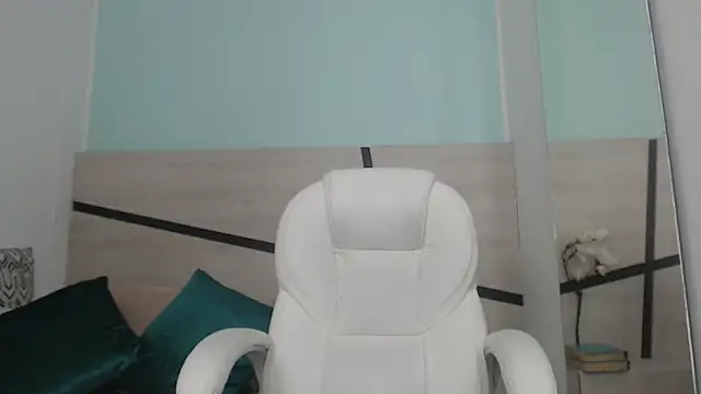 sussy leon online show from 01-18-25, 12:26