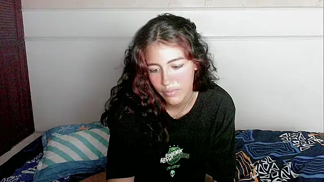 Snapshot of dayanita_hot_ chatting on 02-07-25, 04:03 dayanita hot  online show from 02-07-25, 04:03