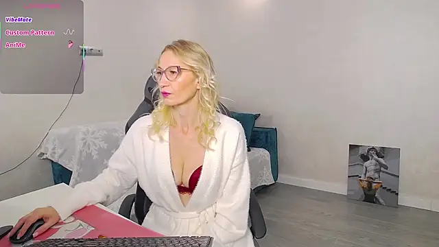 Snapshot of Sofia_Soul chatting on 09-30-25, 06:35 Sofia Soul online show from 09-30-25, 06:35