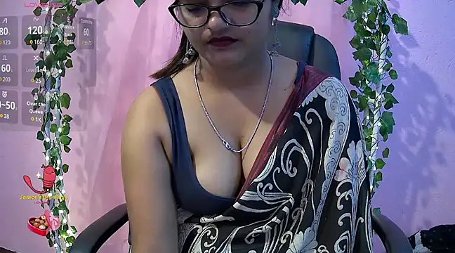 Snapshot of Pari-new chatting on 02-10-25, 04:19 Pari-new online show from 02-10-25, 04:19