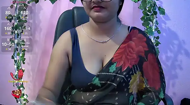 Snapshot of Pari-new chatting on 02-15-25, 04:47 Pari-new online show from 02-15-25, 04:47