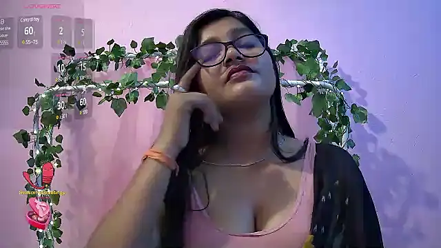 Snapshot of Pari-new chatting on 03-21-25, 10:06 Pari-new online show from 03-21-25, 10:06