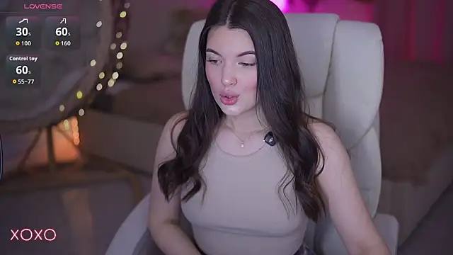 YourLolaBunny online show from 04-26-26, 06:44