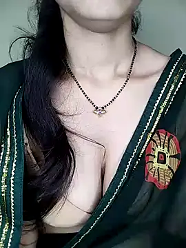 Snapshot of Fair-magic-woman chatting on 12-19-24, 07:07 Fair-magic-woman online show from 12-19-24, 07:07