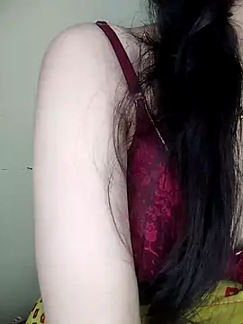 Snapshot of Fair-magic-woman chatting on 01-10-25, 06:09 Fair-magic-woman online show from 01-10-25, 06:09