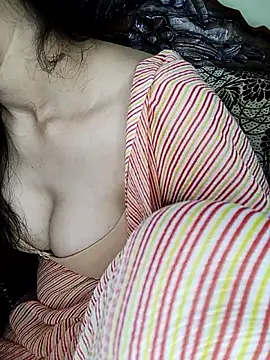 Snapshot of Fair-magic-woman chatting on 09-13-25, 06:40 Fair-magic-woman online show from 09-13-25, 06:40