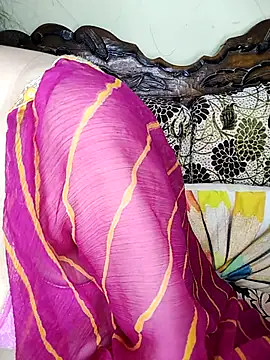 Snapshot of Fair-magic-woman chatting on 09-21-25, 05:58 Fair-magic-woman online show from 09-21-25, 05:58