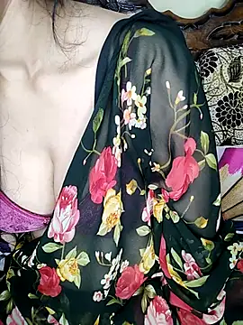 Snapshot of Fair-magic-woman chatting on 09-23-25, 07:39 Fair-magic-woman online show from 09-23-25, 07:39