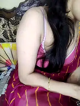 Snapshot of Fair-magic-woman chatting on 11-21-25, 05:55 Fair-magic-woman online show from 11-21-25, 05:55