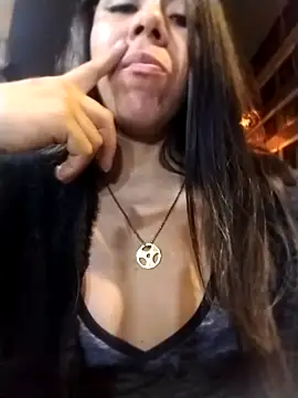 Snapshot of Karenn12 chatting on 09-18-25, 03:30 Karenn12 online show from 09-18-25, 03:30