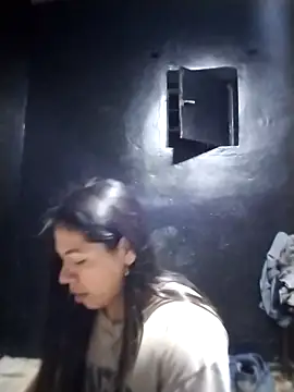 Snapshot of Karenn12 chatting on 09-21-25, 04:58 Karenn12 online show from 09-21-25, 04:58