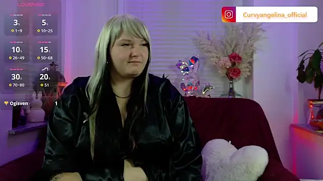 Snapshot of CurvyAngelina_Official chatting on 10-07-25, 07:55 CurvyAngelina Official online show from 10-07-25, 07:55