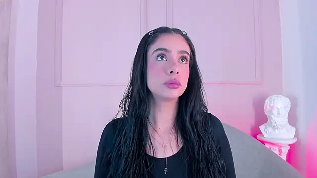 Snapshot of victoria_milann chatting on 11-26-25, 01:23 victoria milann online show from 11-26-25, 01:23