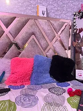 Snapshot of sarawiliamx chatting on 12-15-25, 03:33 sarawiliamx online show from 12-15-25, 03:33