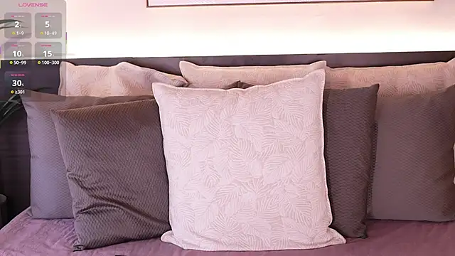 IvyEllis online show from 04-25-26, 01:41