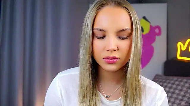 Snapshot of AftonConnett chatting on 11-04-25, 01:05 AftonConnett online show from 11-04-25, 01:05