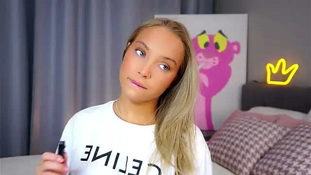 Snapshot of AftonConnett chatting on 11-13-25, 01:04 AftonConnett online show from 11-13-25, 01:04